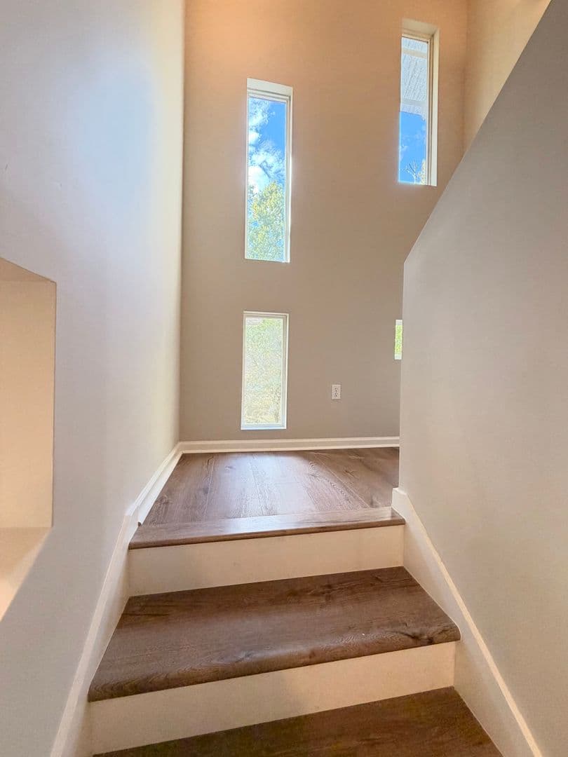 Auburn House: 379 Butternut Dr