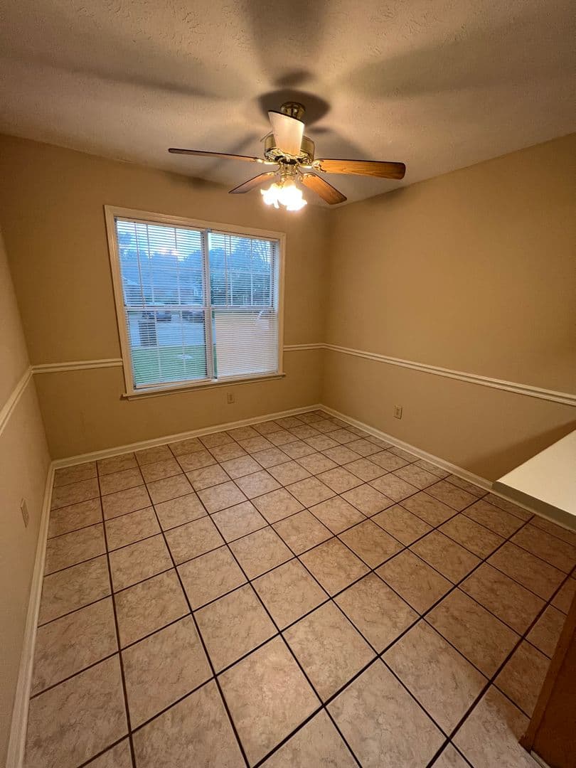 Auburn House: 136 Halal Court