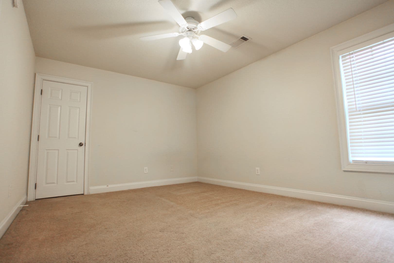 Auburn Apartment: Eagles Landing