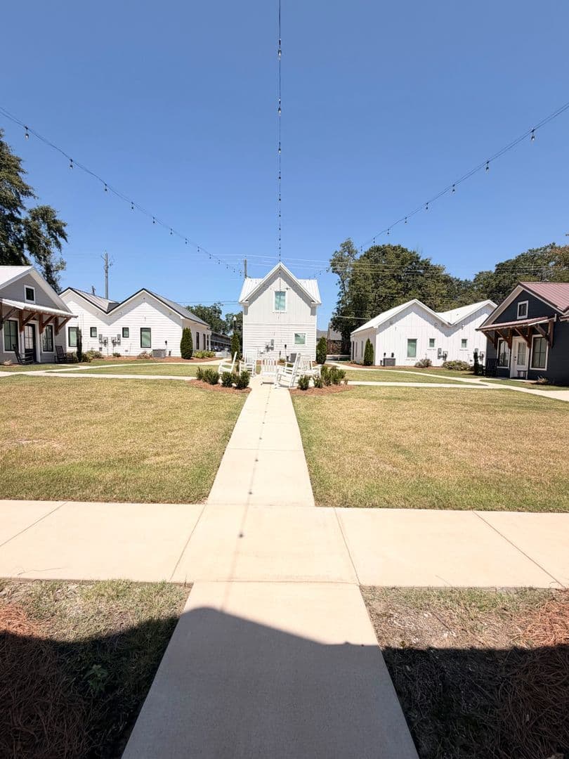 Auburn Apartment: 310 E Thach Ave