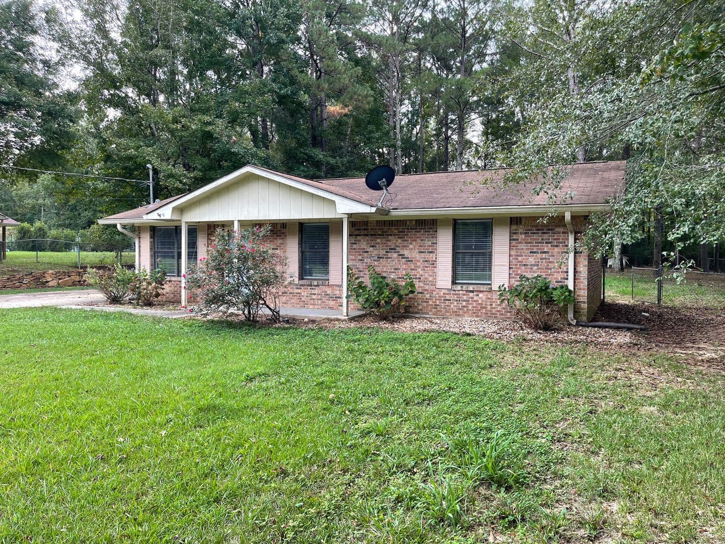 Opelika House: 800 Lee Road 400