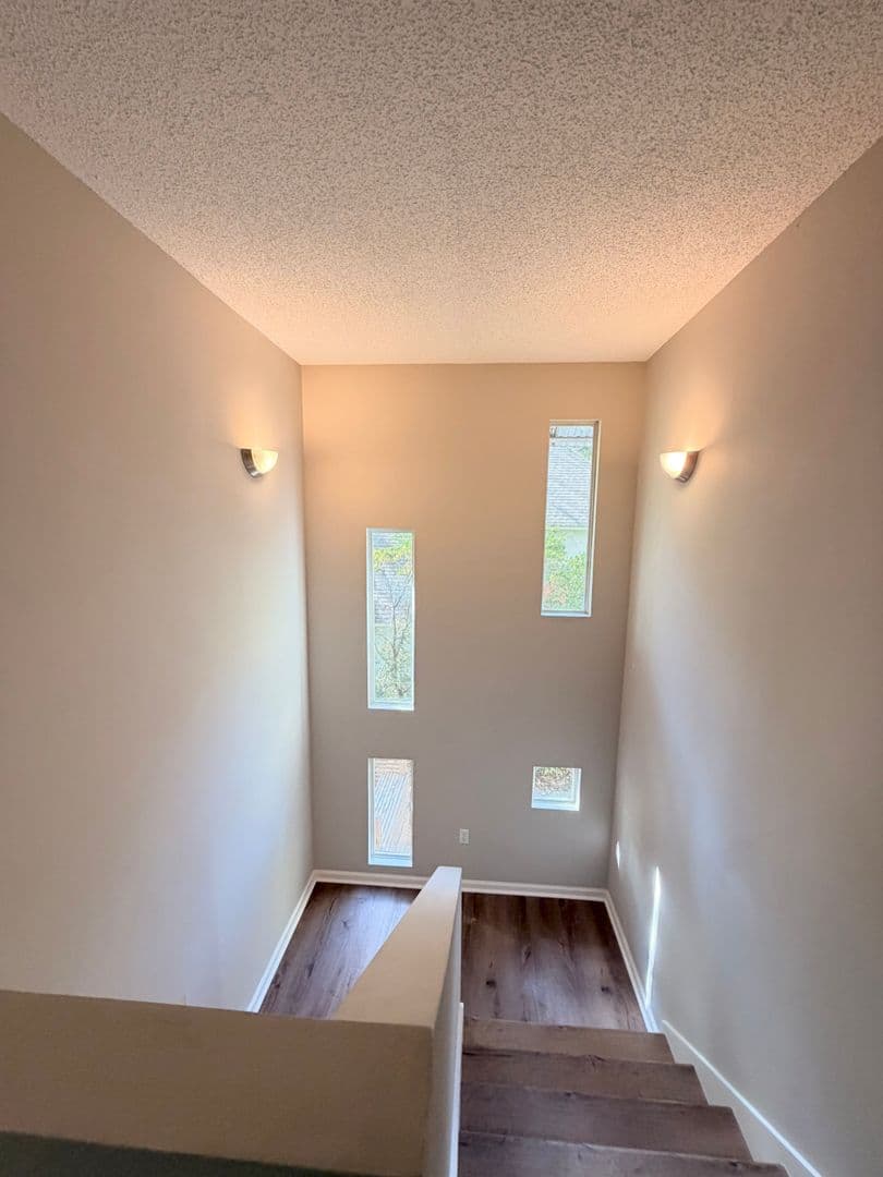 Auburn House: 379 Butternut Dr