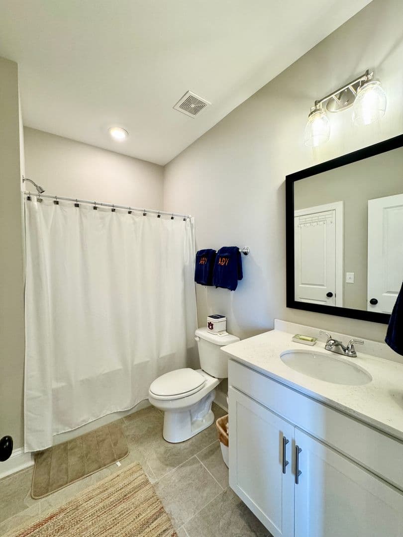 Auburn House: 504 Grey Oak Circle