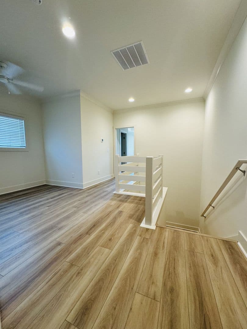Auburn House: 1112 Runningvine Lane