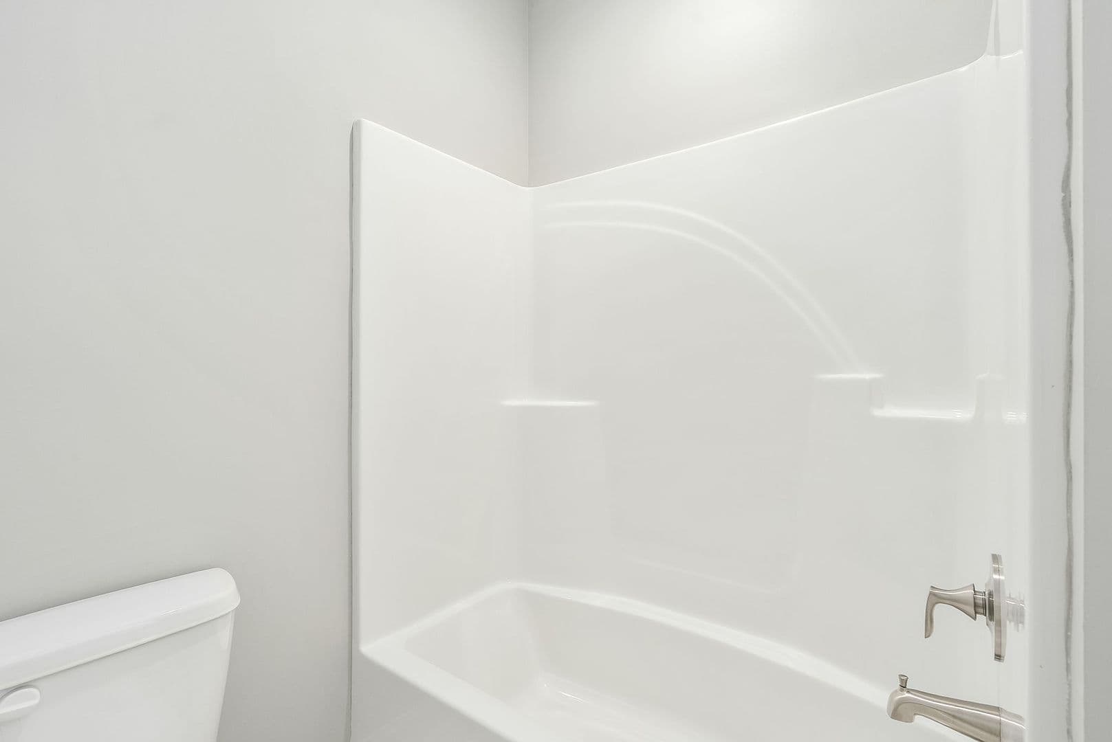 Auburn House: 2038 Downs Way