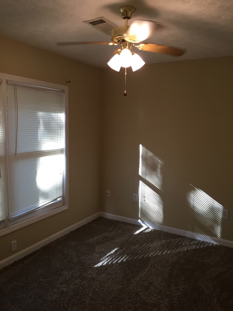 Auburn House: 738 Tanglewood Ave