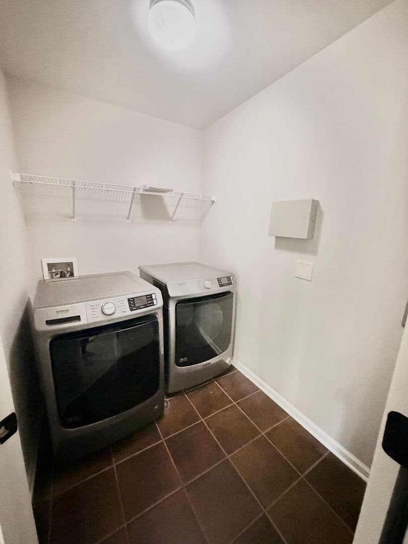 Auburn House: 1173 Weatherford St