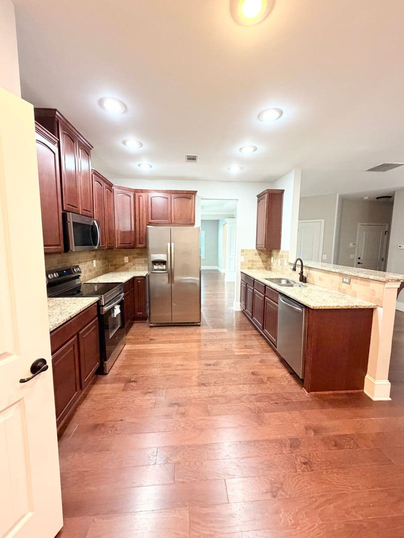 Auburn House: 1173 Weatherford St