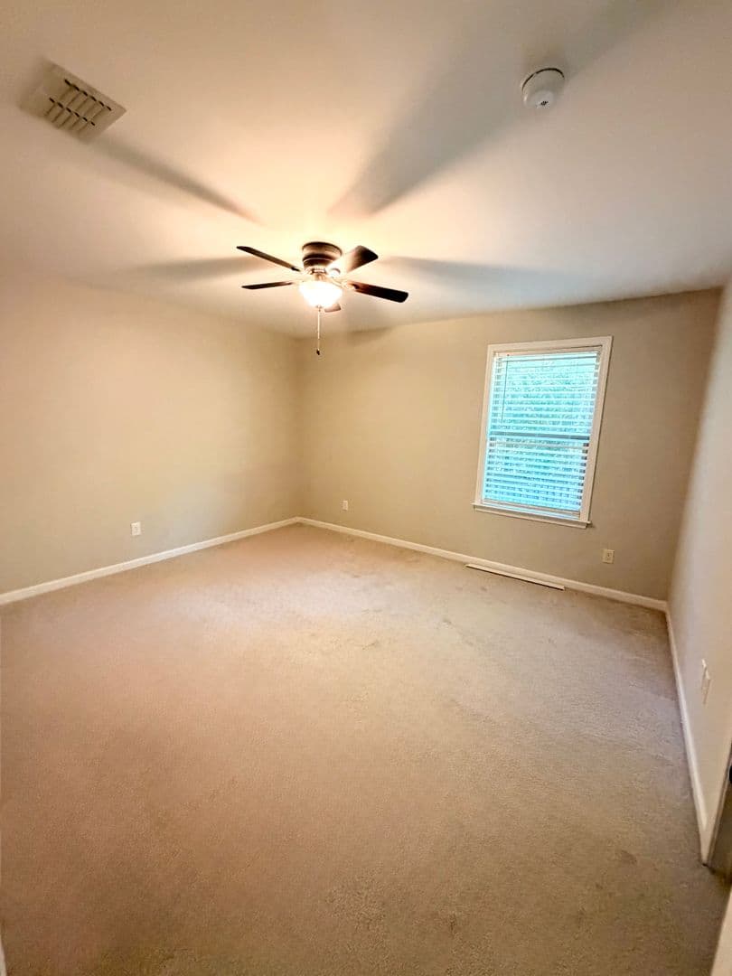 Auburn House: 1173 Weatherford St