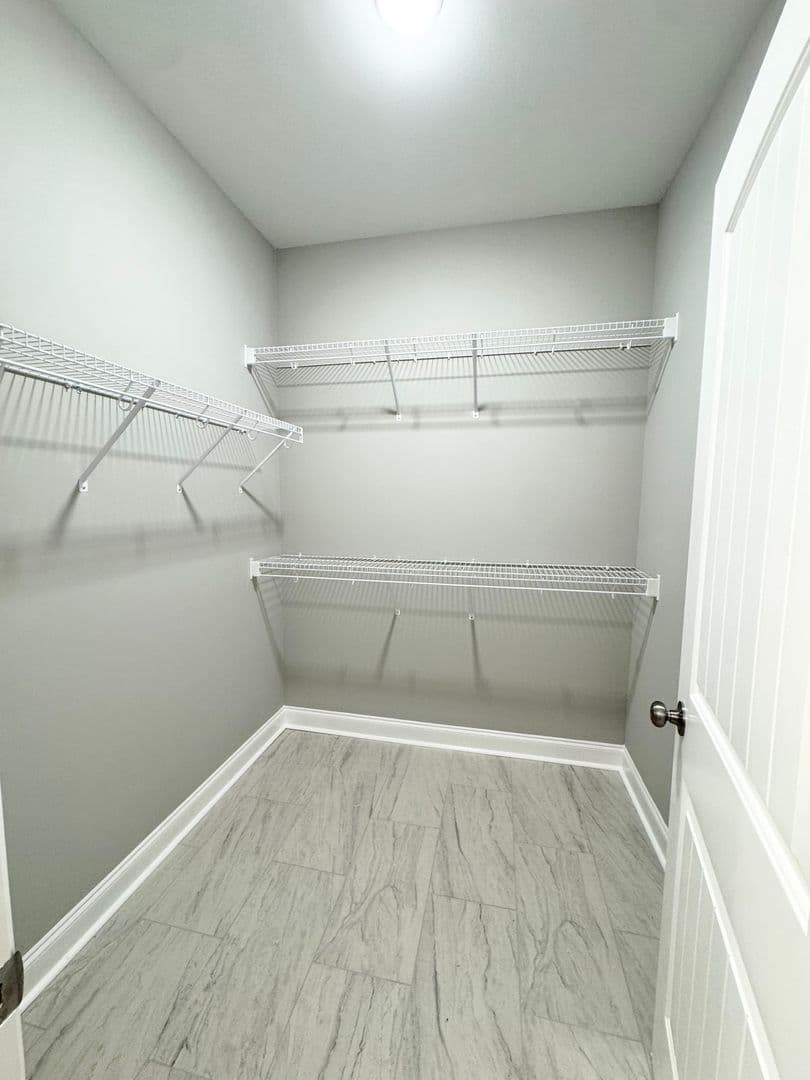 Auburn House: 2038 Downs Way
