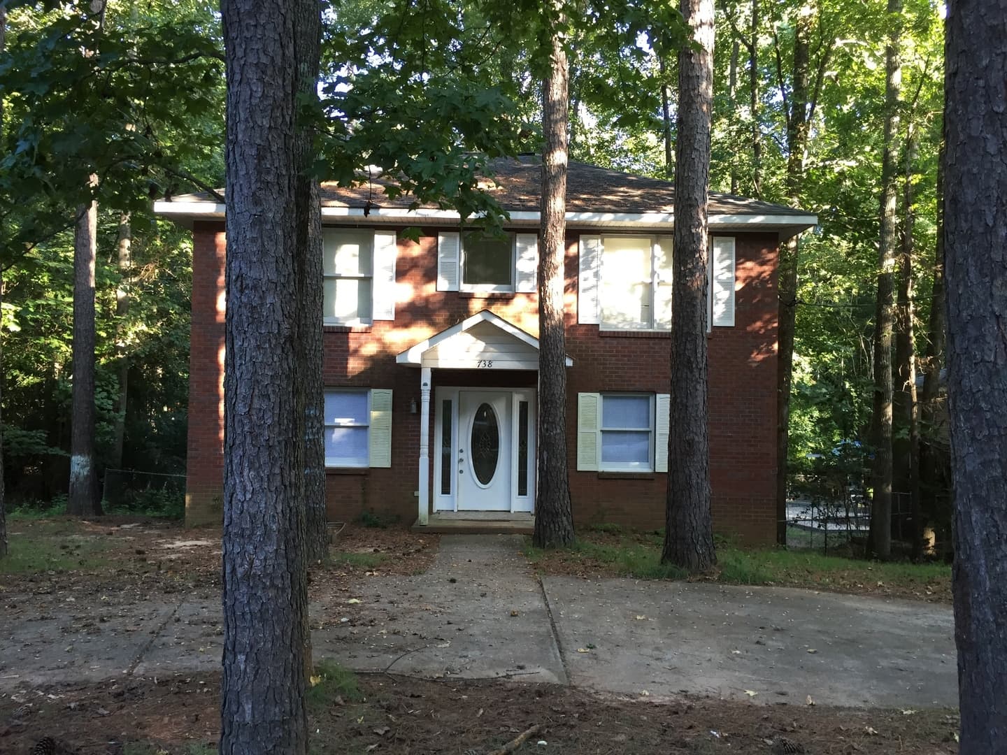 Auburn House: 738 Tanglewood Ave