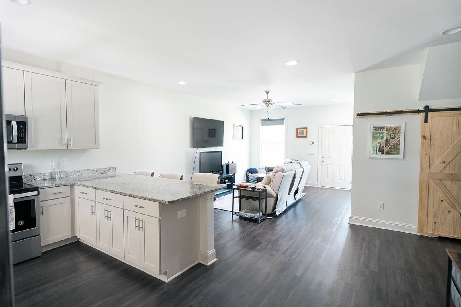 Opelika House: 3855 Academy Dr Unit 104
