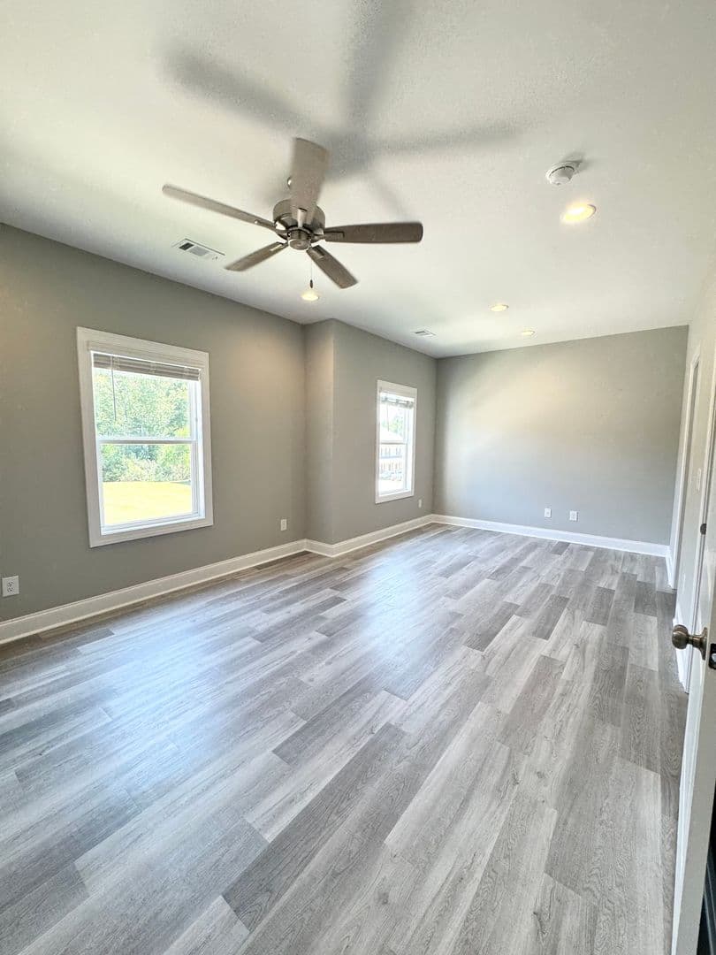 Auburn House: 2038 Downs Way