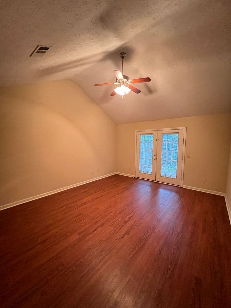 Auburn House: 136 Halal Court
