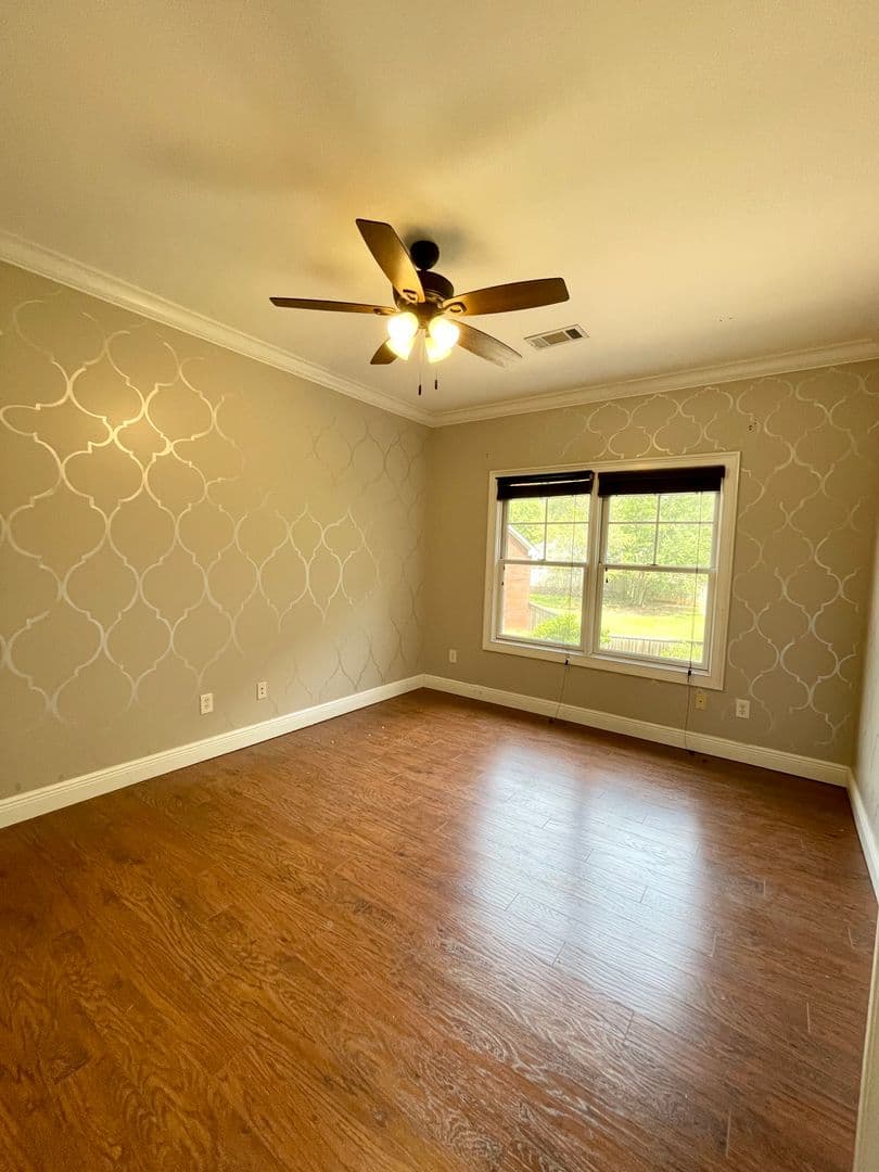 Auburn House: 1350 Teaberry Court