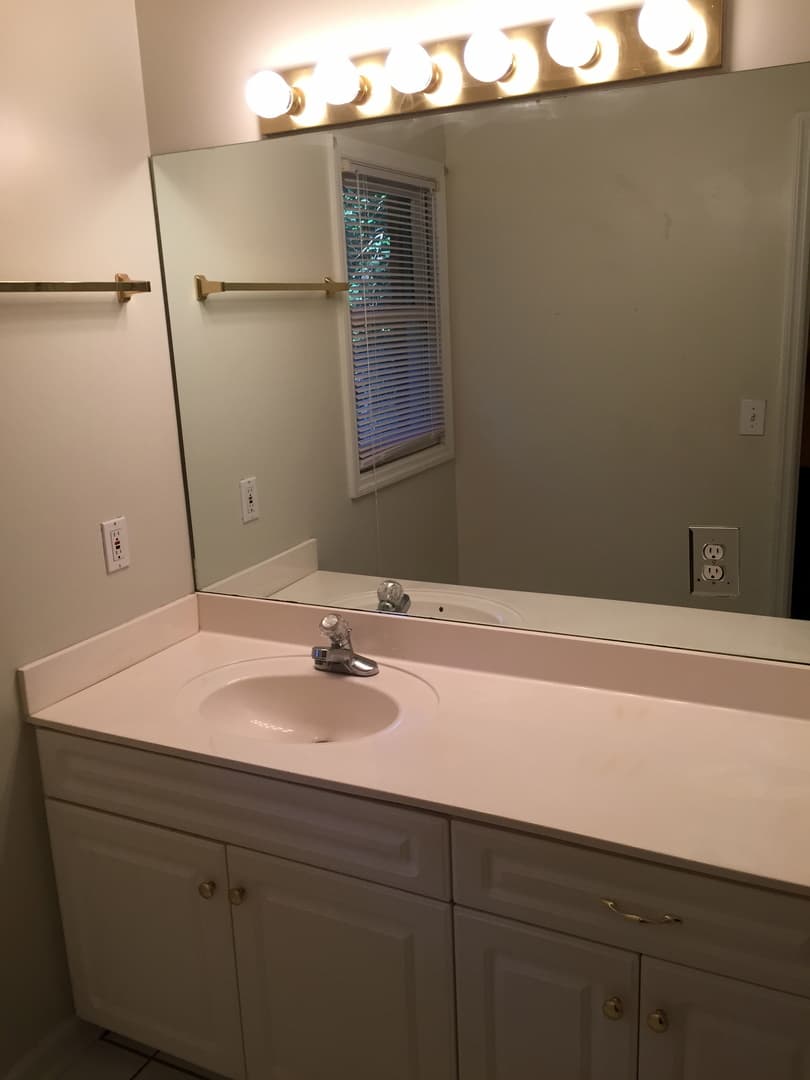 Auburn House: 738 Tanglewood Ave