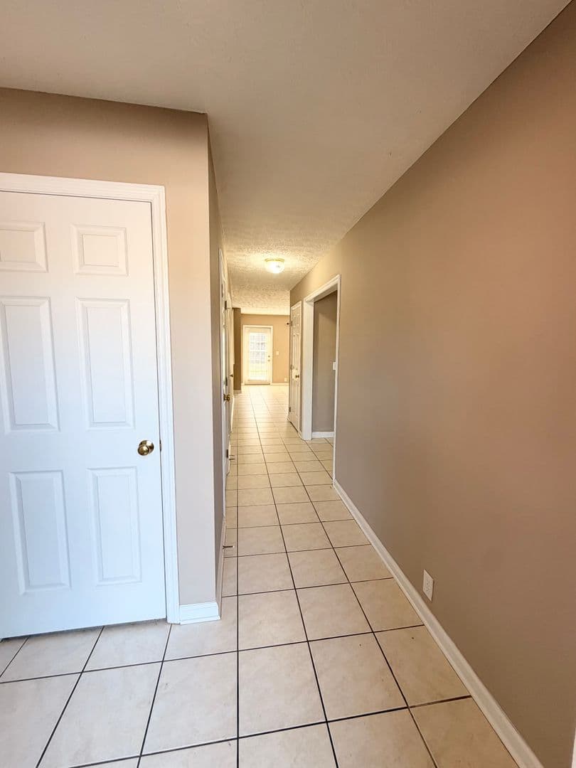 Auburn House: 1477 N Donahue Unit 803
