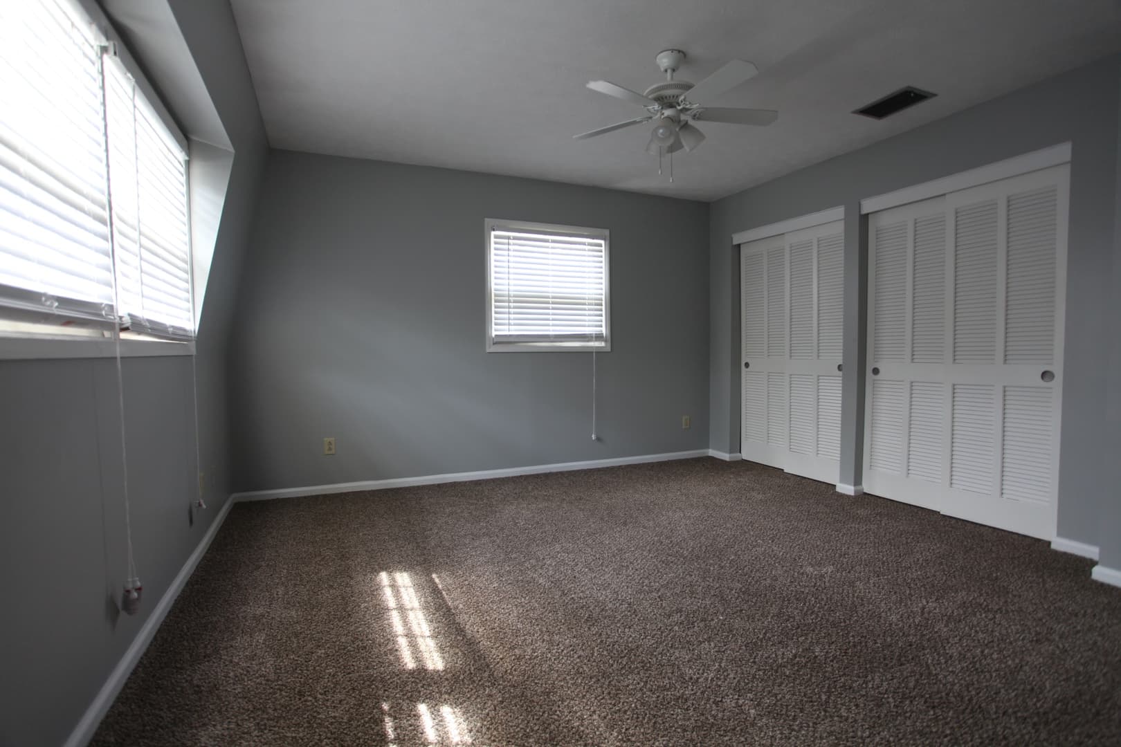 Auburn House: 1001 S Dean Road