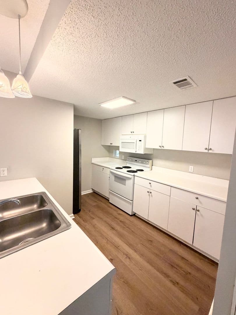 Auburn House: 379 Butternut Dr
