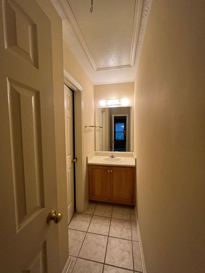 Auburn House: 136 Halal Court