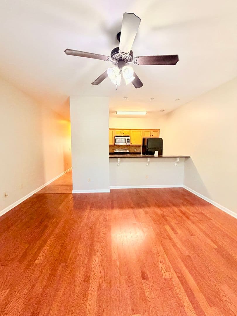 Auburn House: 320 W Glenn Ave Unit 101
