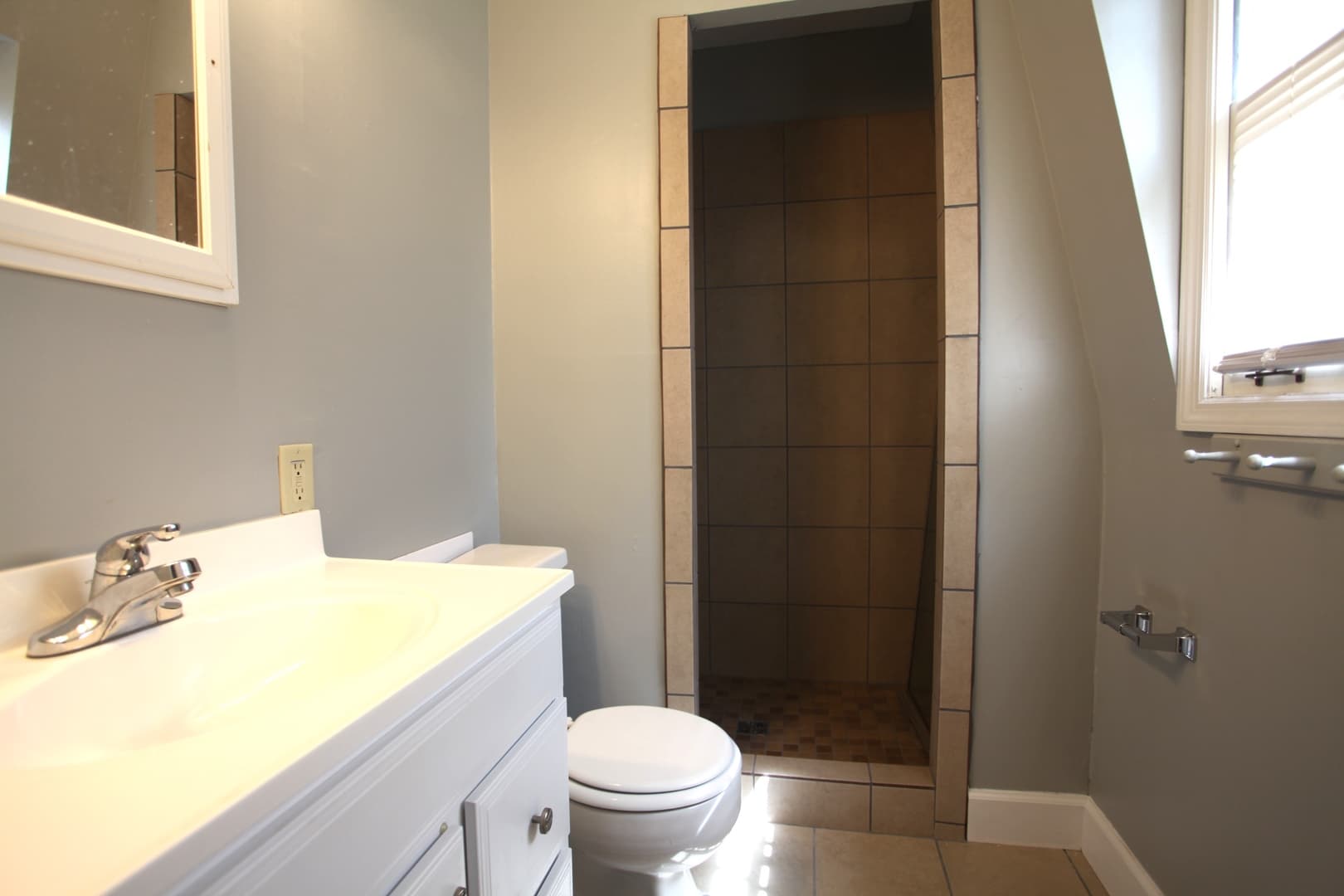Auburn House: 1001 S Dean Road
