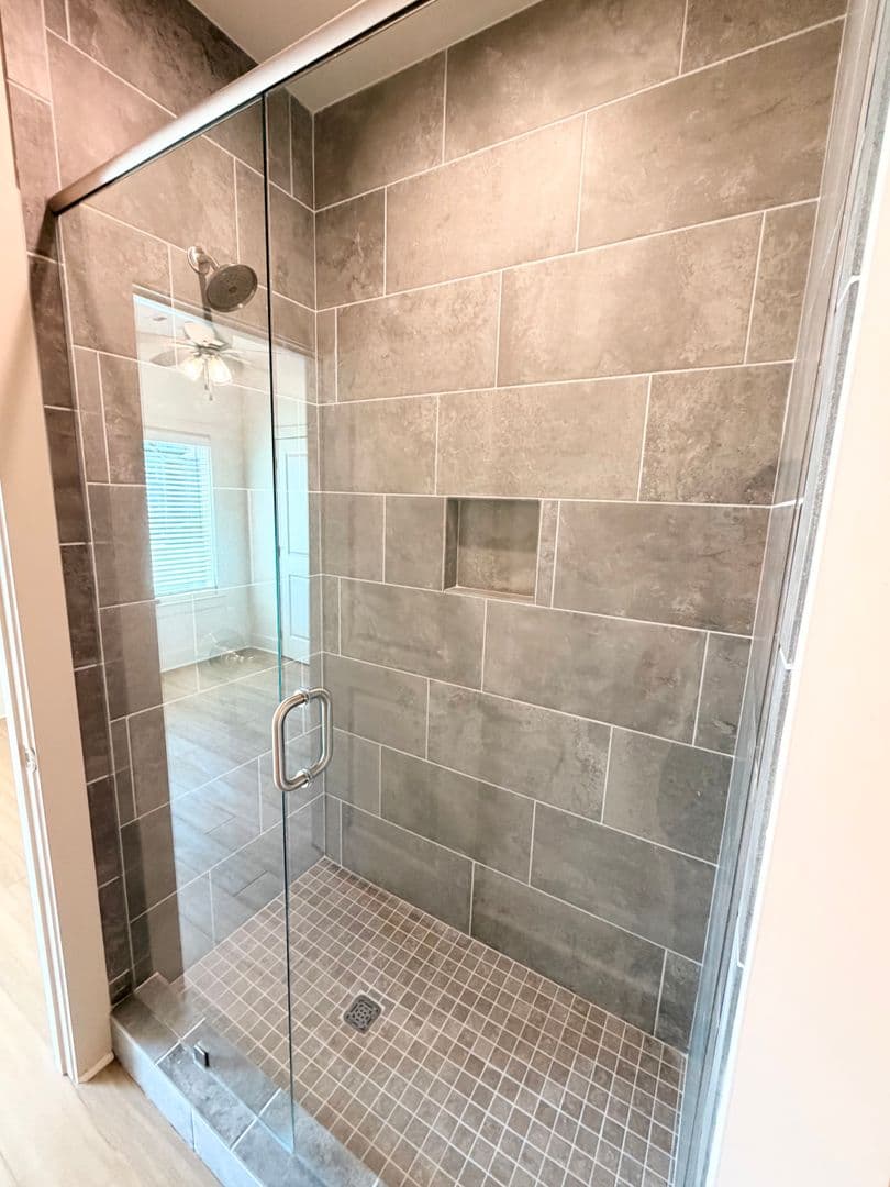 Auburn Apartment: 310 E Thach Ave
