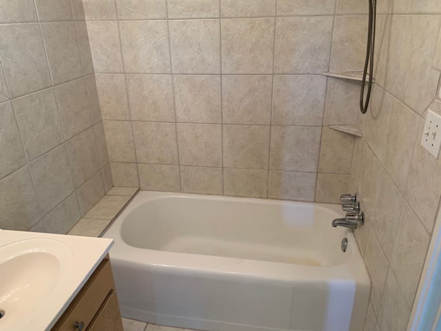 Auburn House: 1209 Loftin Dr