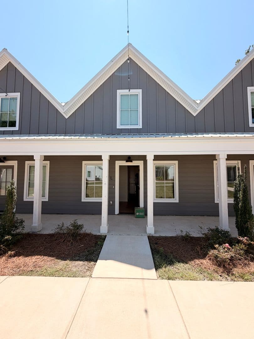 Auburn Apartment: 310 E Thach Ave