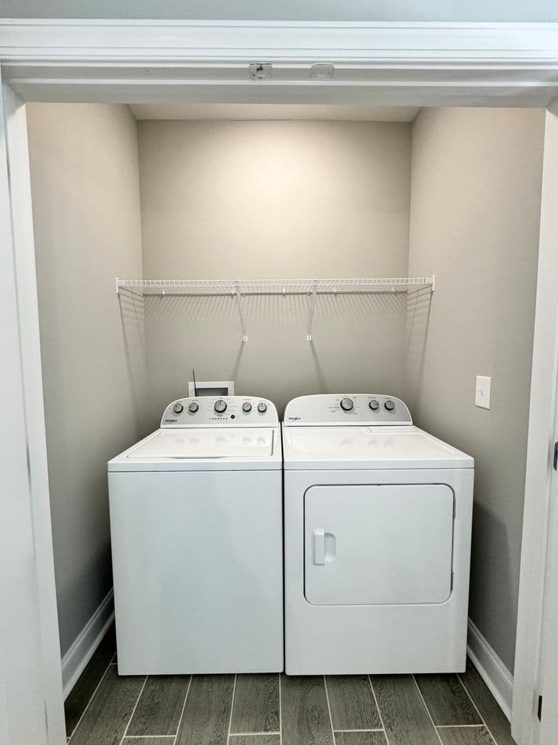 Auburn House: 2038 Downs Way