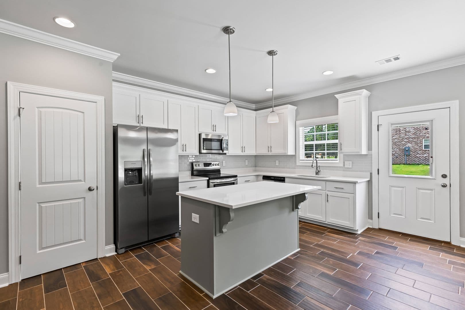 Auburn Apartment: Downs Way