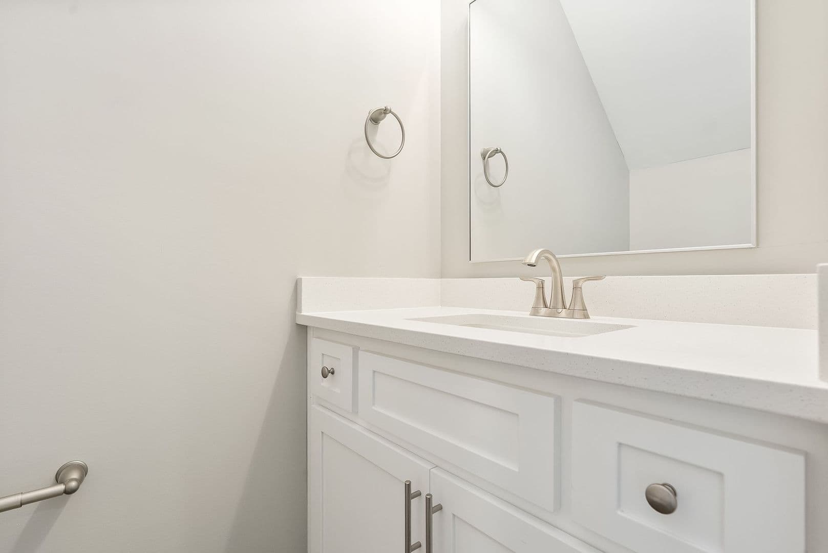Auburn Apartment: Downs Way
