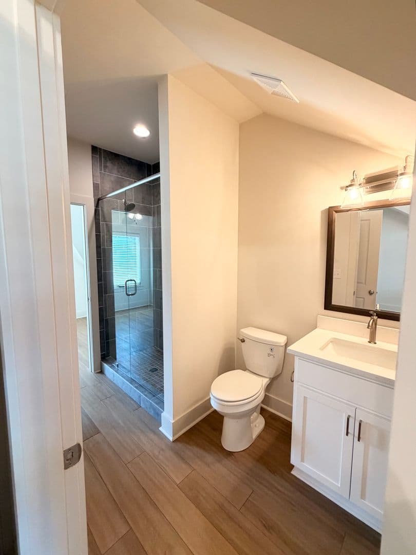 Auburn Apartment: 310 E Thach Ave