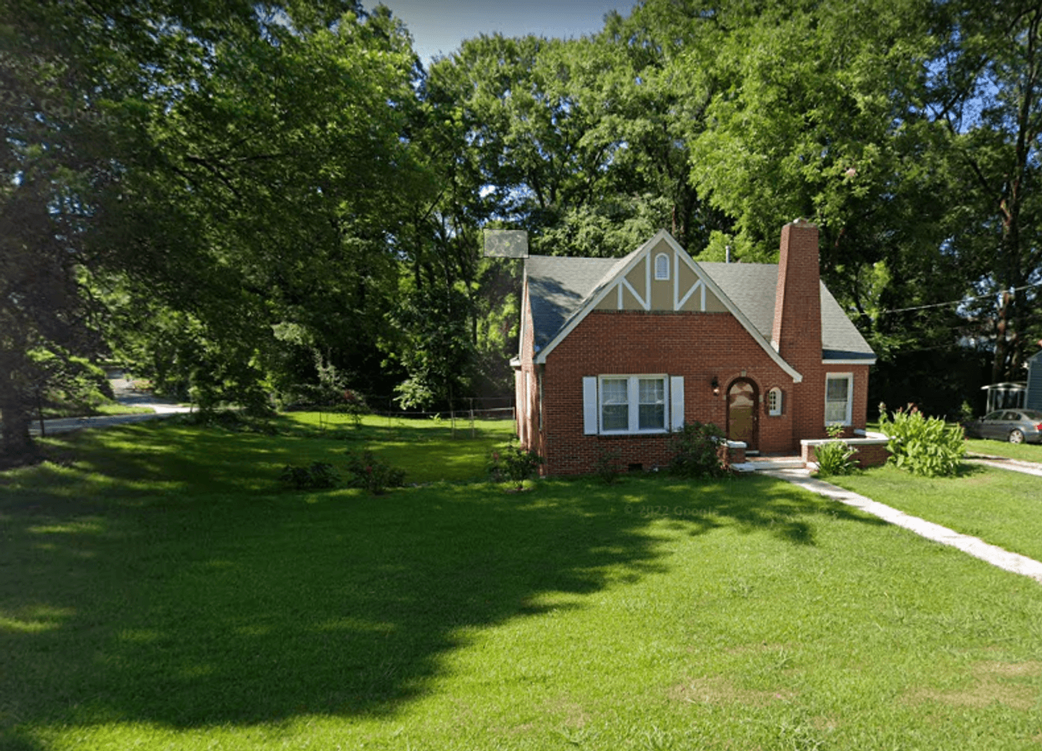 Opelika House: 203 Vaughan Ave