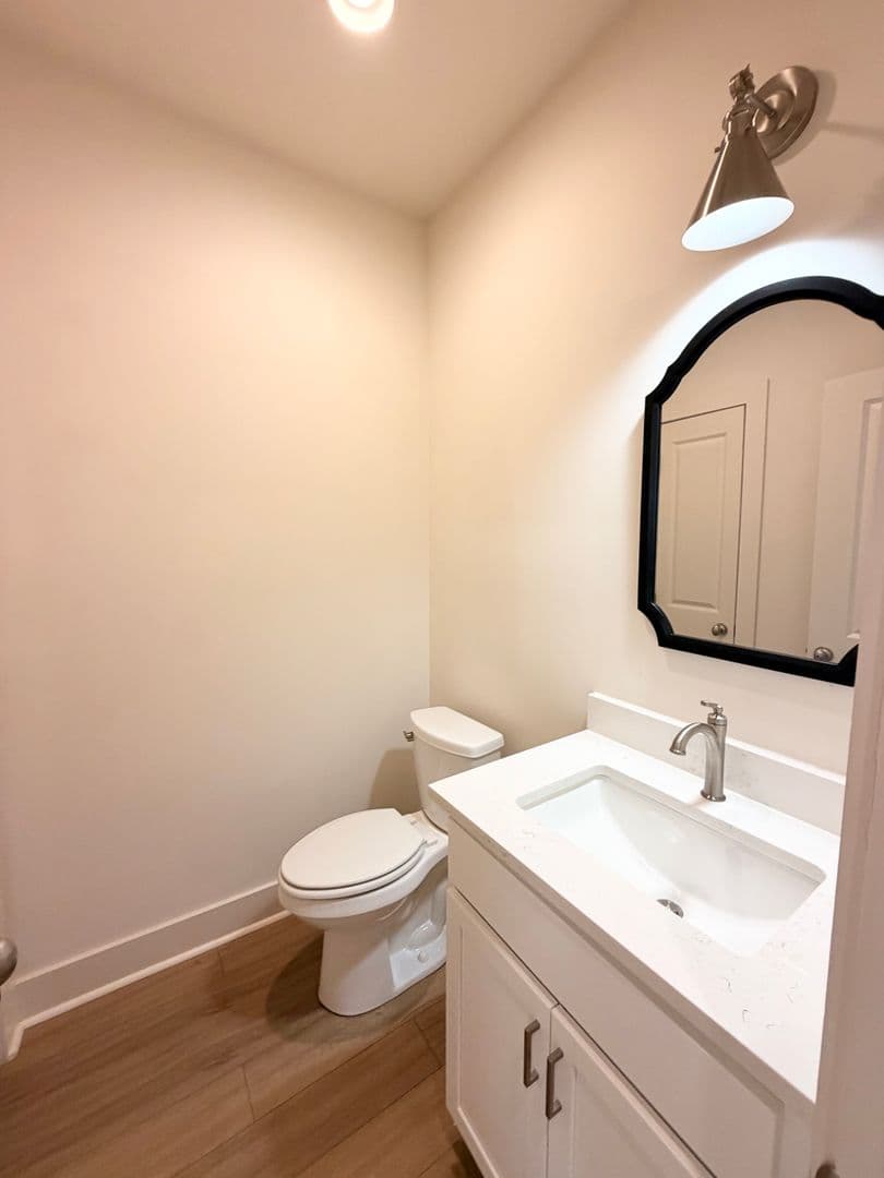 Auburn Apartment: 310 E Thach Ave
