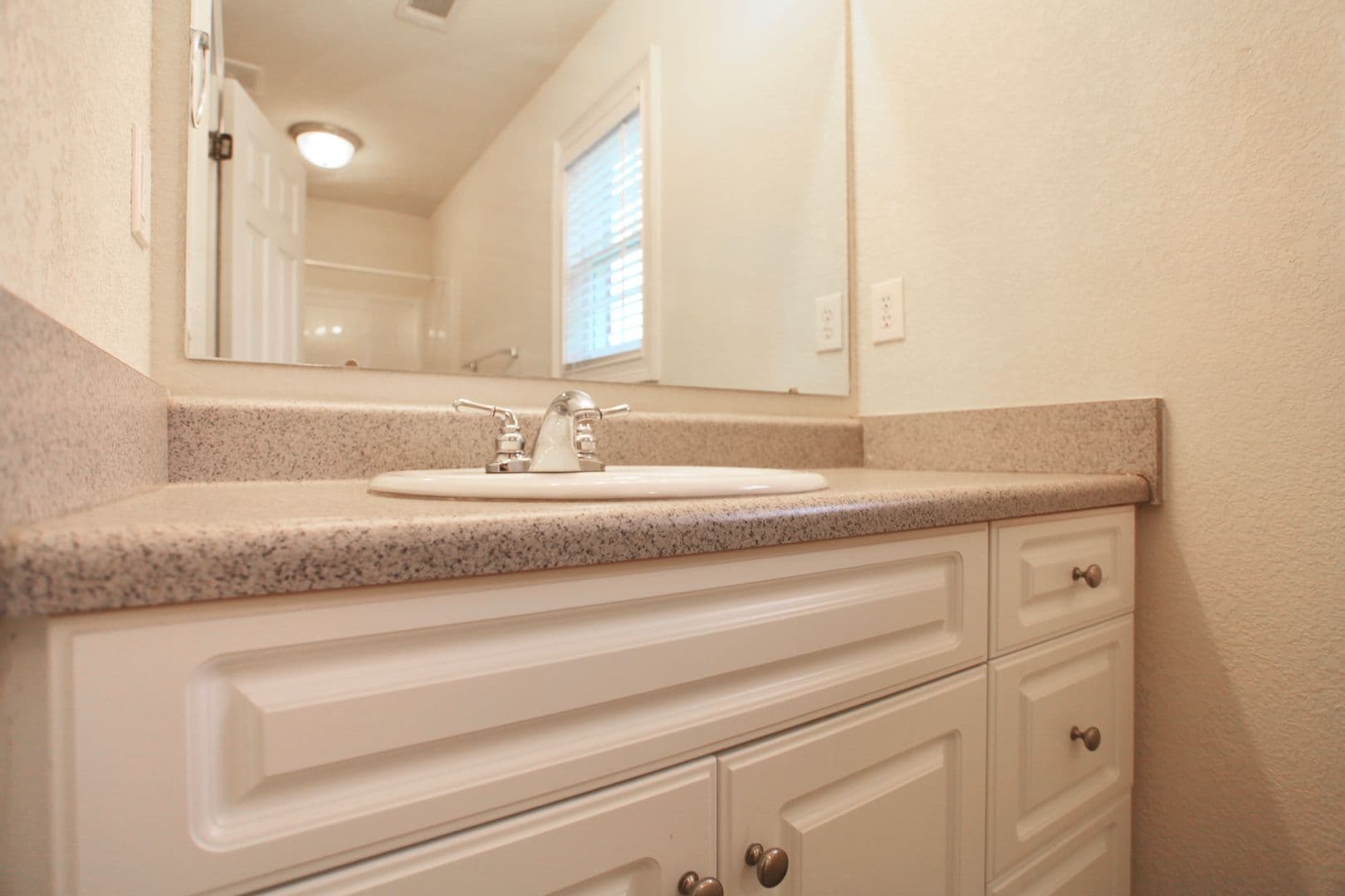 Auburn Apartment: Eagles Landing