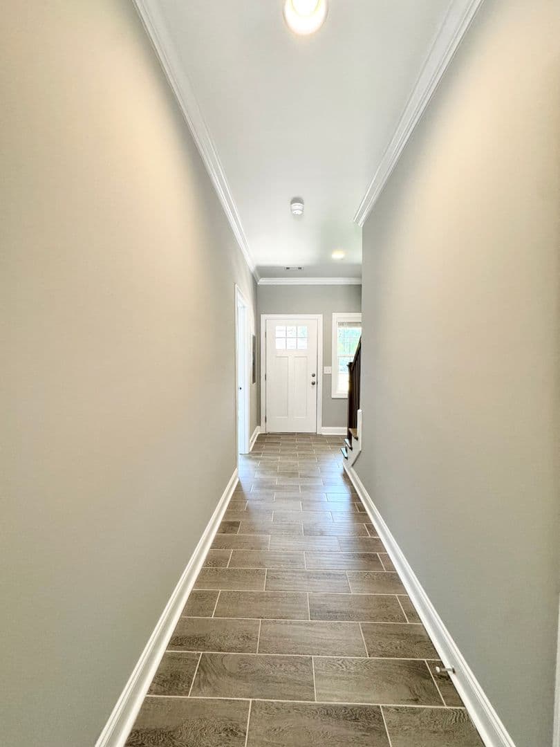 Auburn House: 2038 Downs Way