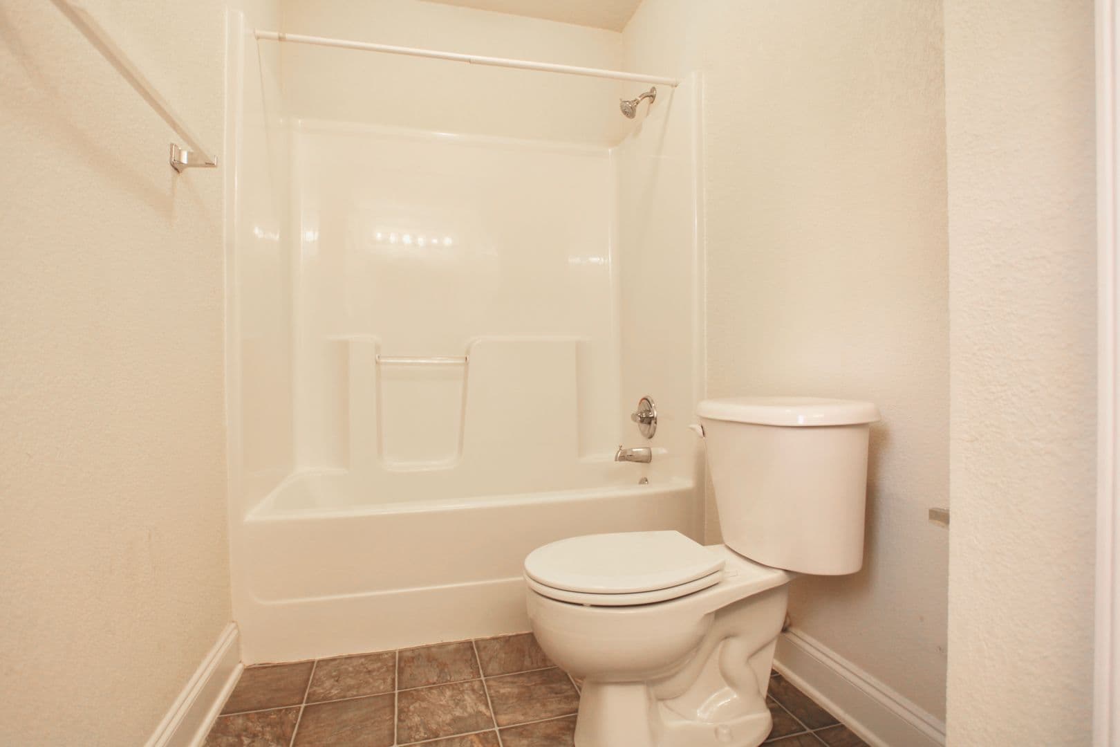 Auburn Apartment: Eagles Landing