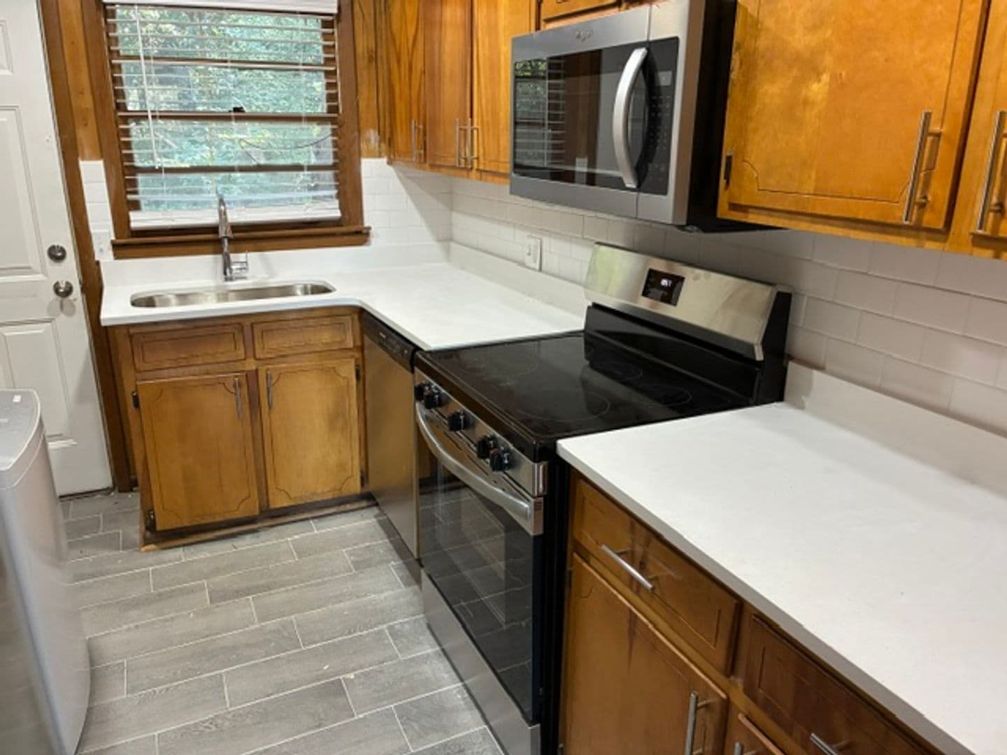 Auburn House: 826 Gentry Dr