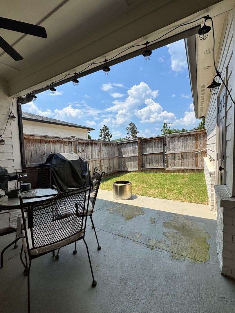 Auburn House: 504 Grey Oak Circle