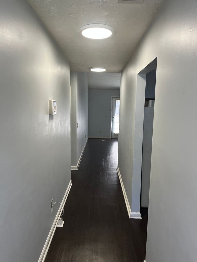 Auburn House: 2015 Sara St.