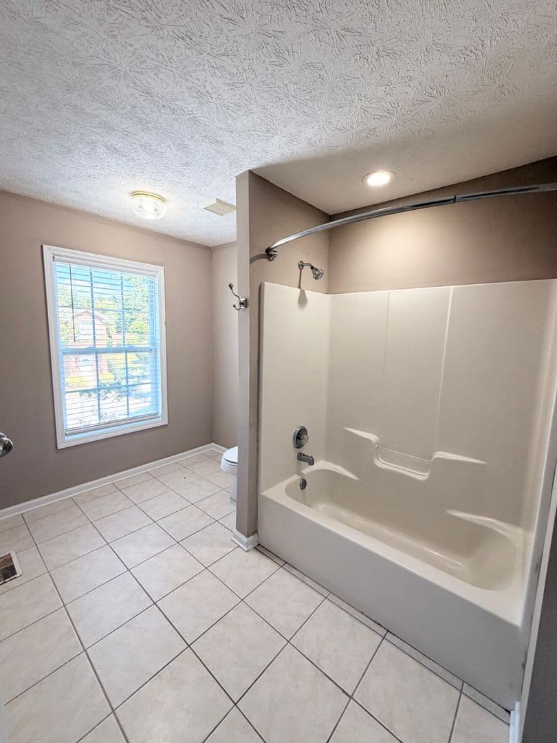 Auburn House: 1477 N Donahue Unit 803
