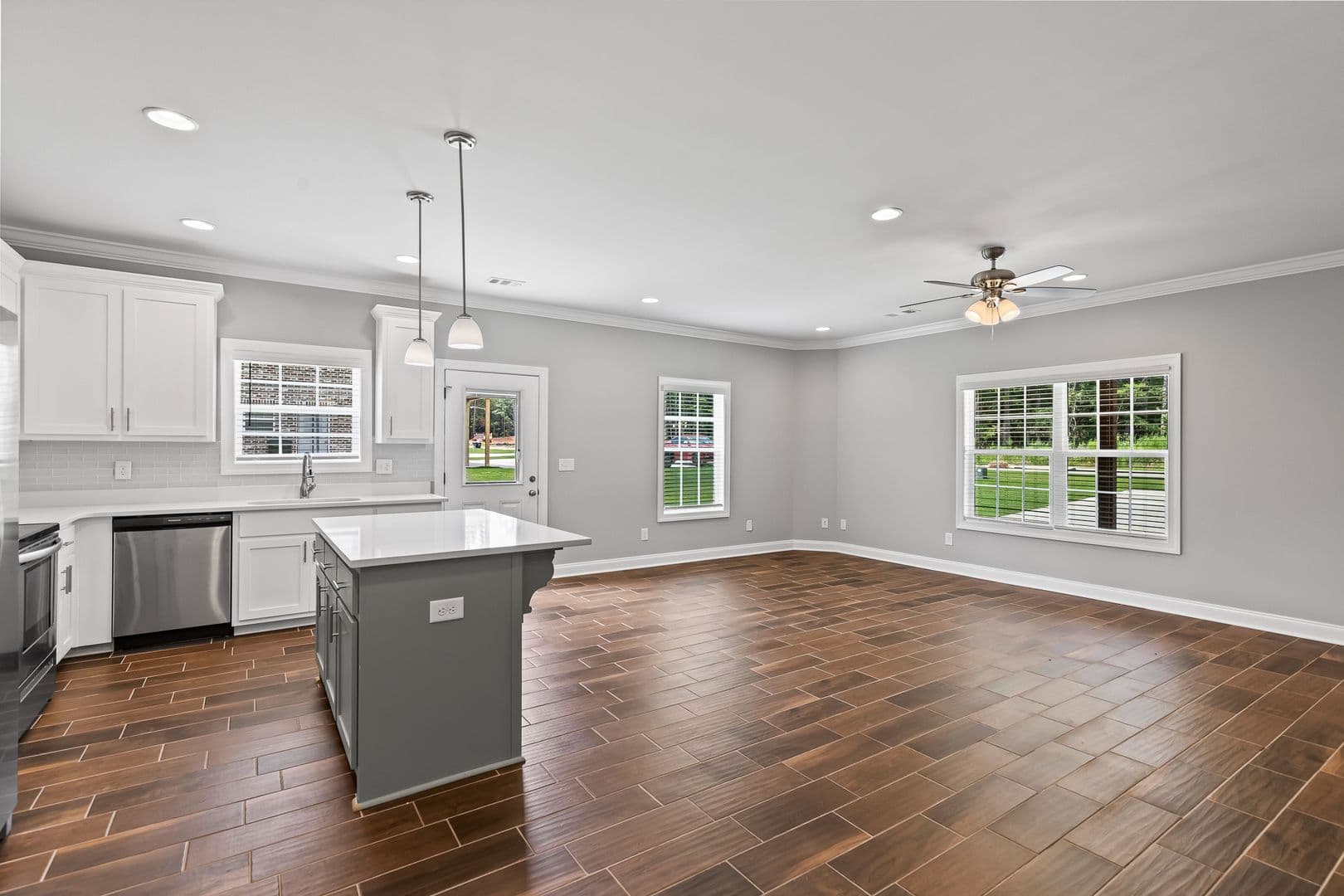 Auburn Apartment: Downs Way