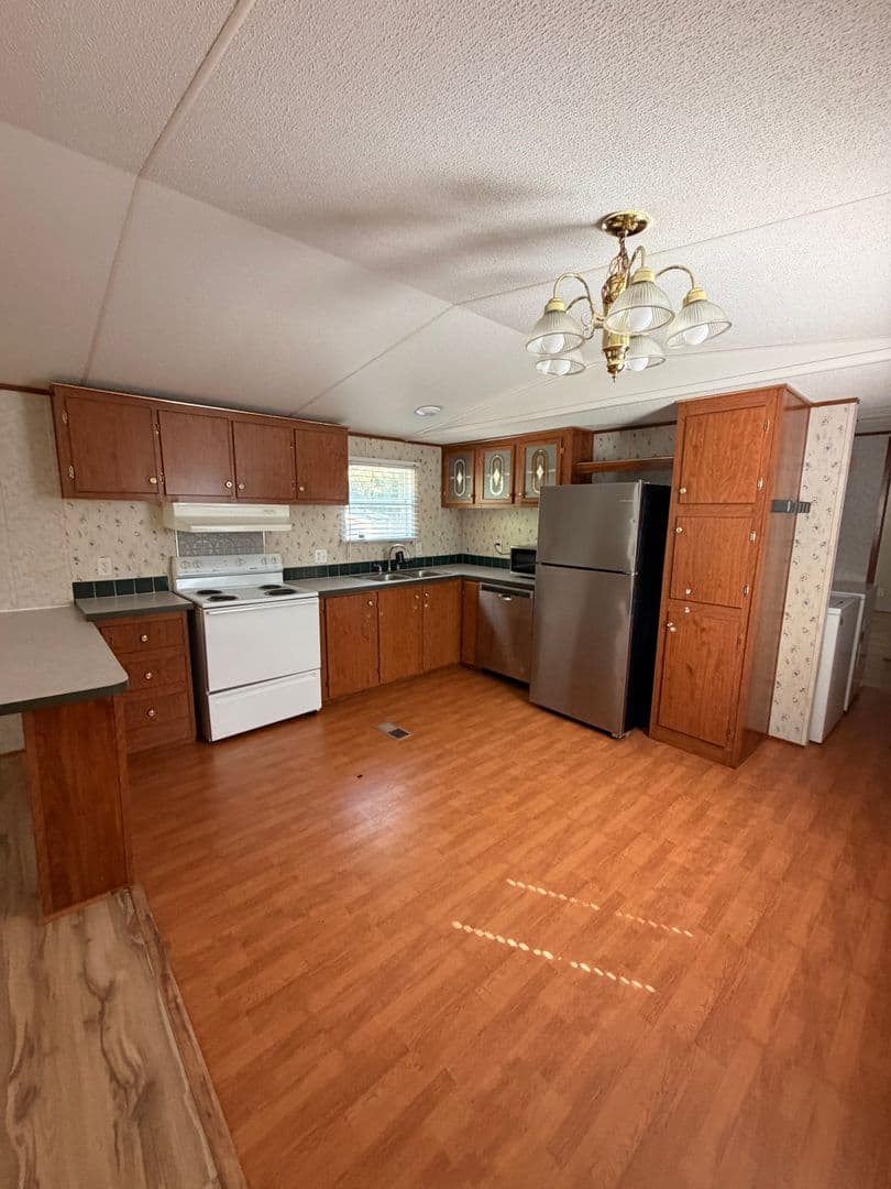 Auburn House: 1100 Stonegate Dr Lot 227