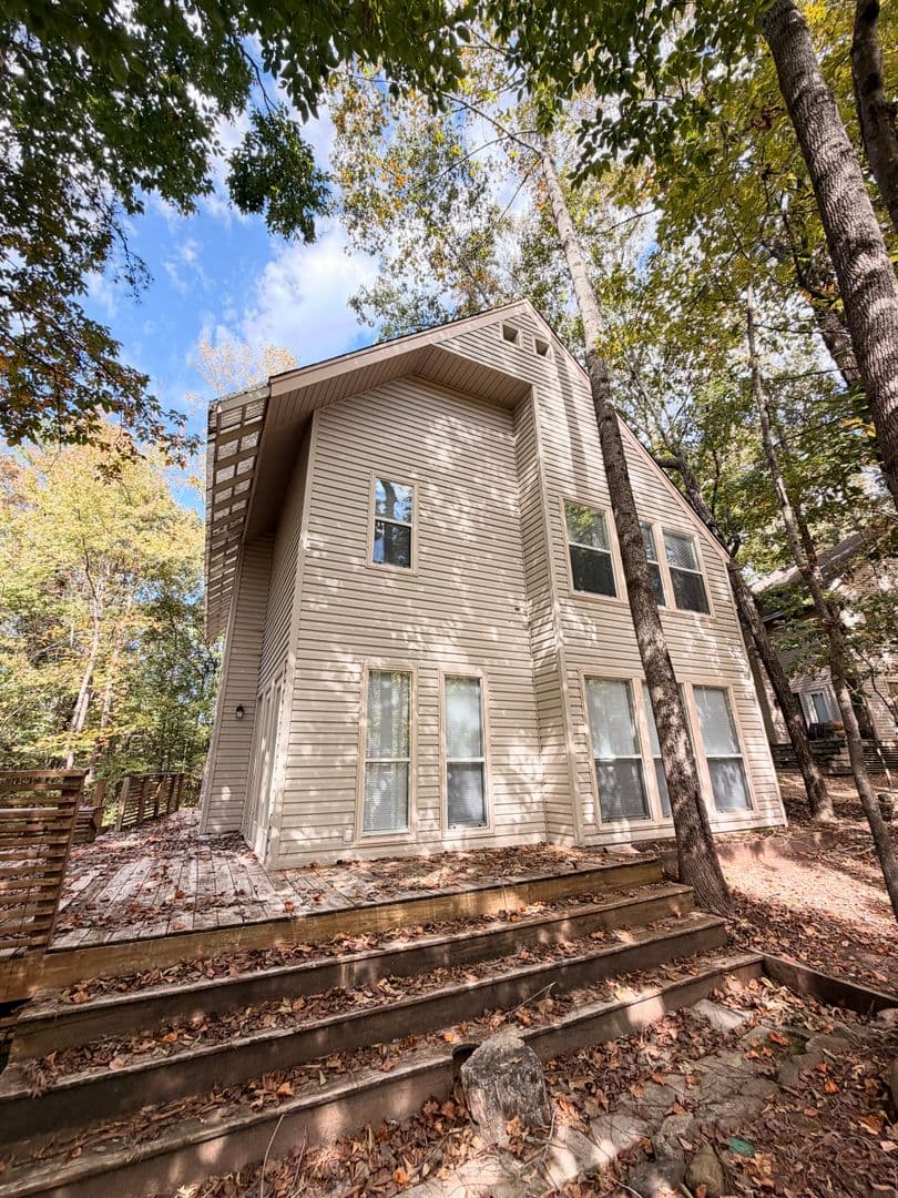 Auburn House: 379 Butternut Dr