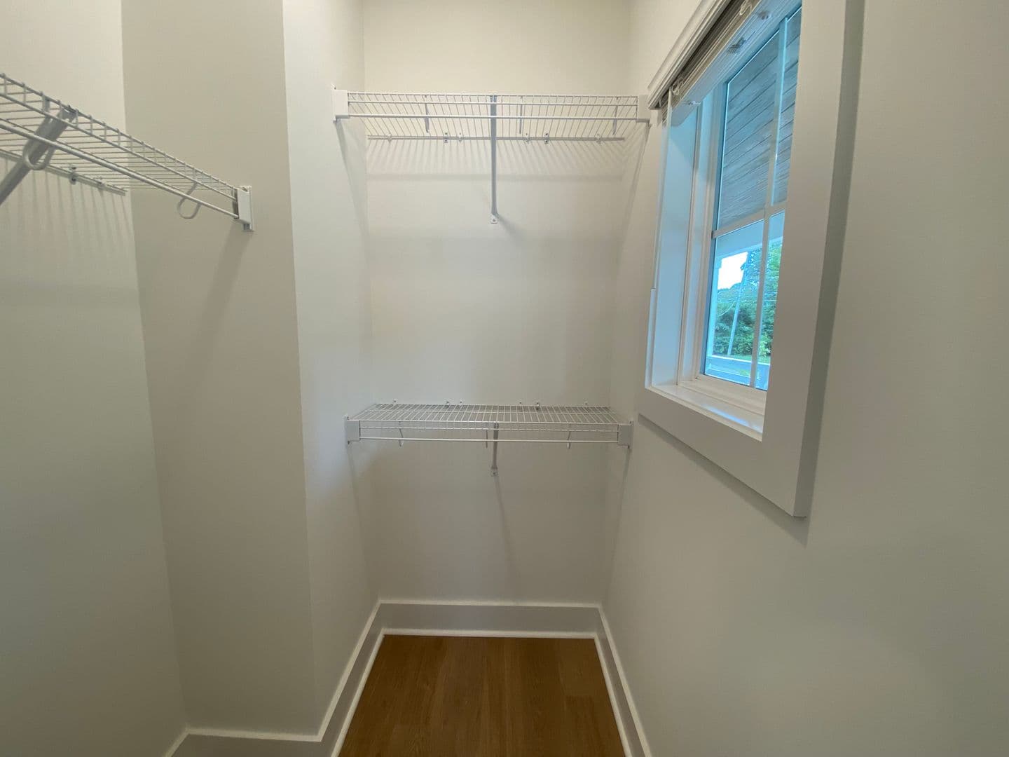Auburn Apartment: 489 Martin Ave