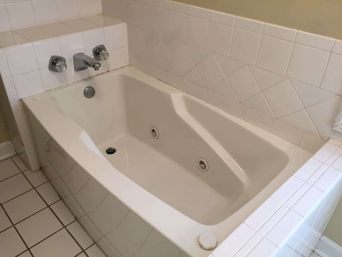 Auburn House: 738 Tanglewood Ave