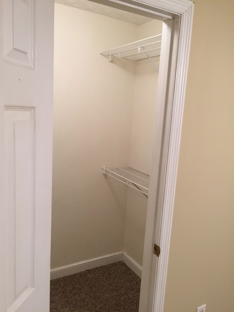 Auburn House: 738 Tanglewood Ave