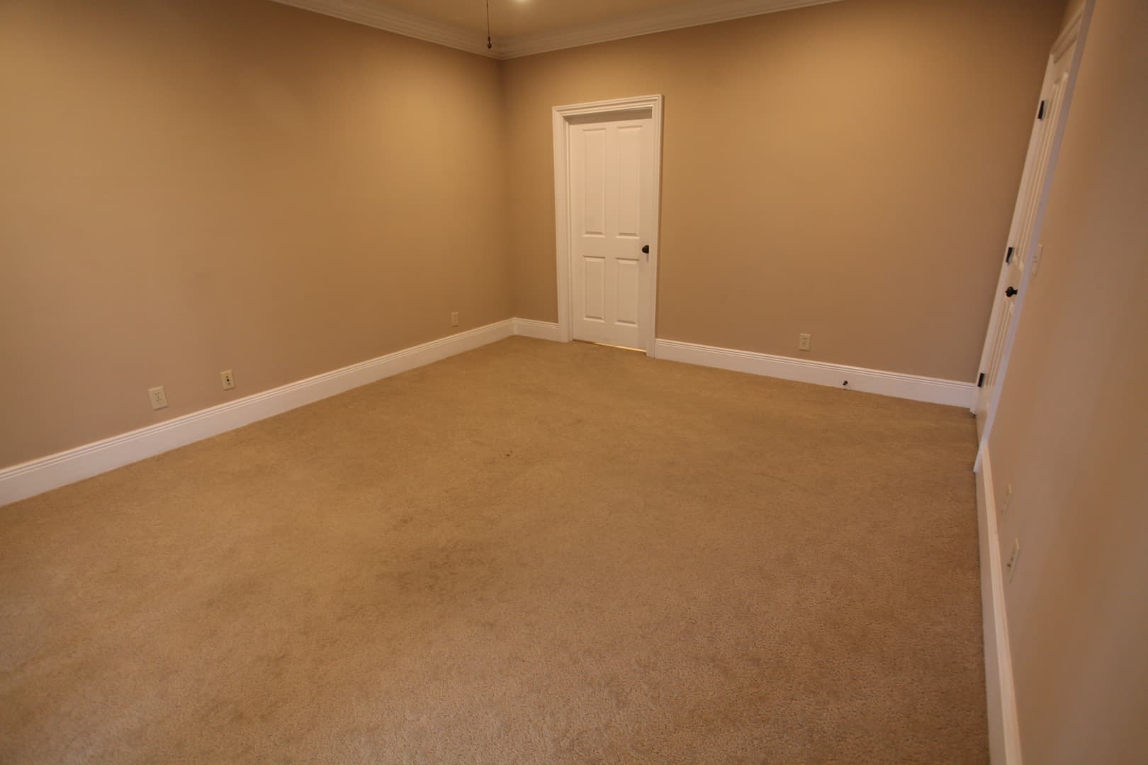 Auburn House: 234 W Magnolia Ave Unit 311