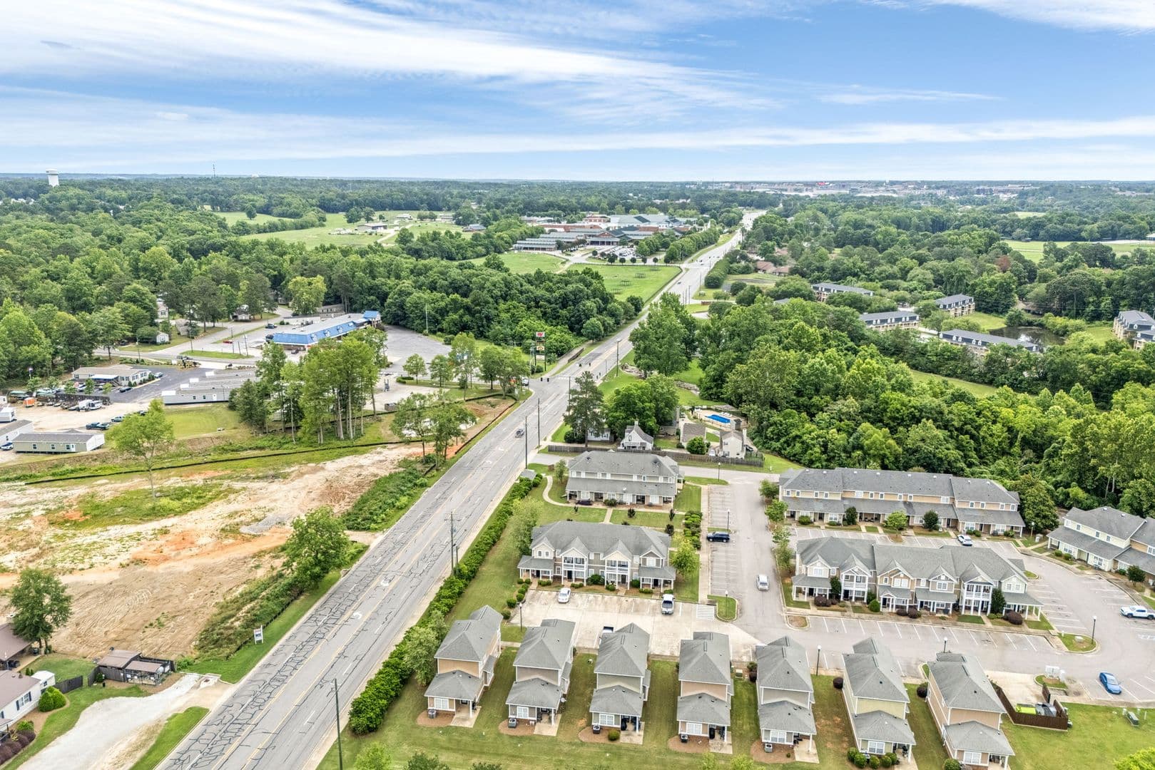 Auburn House: 1957 Wire Rd Unit 27